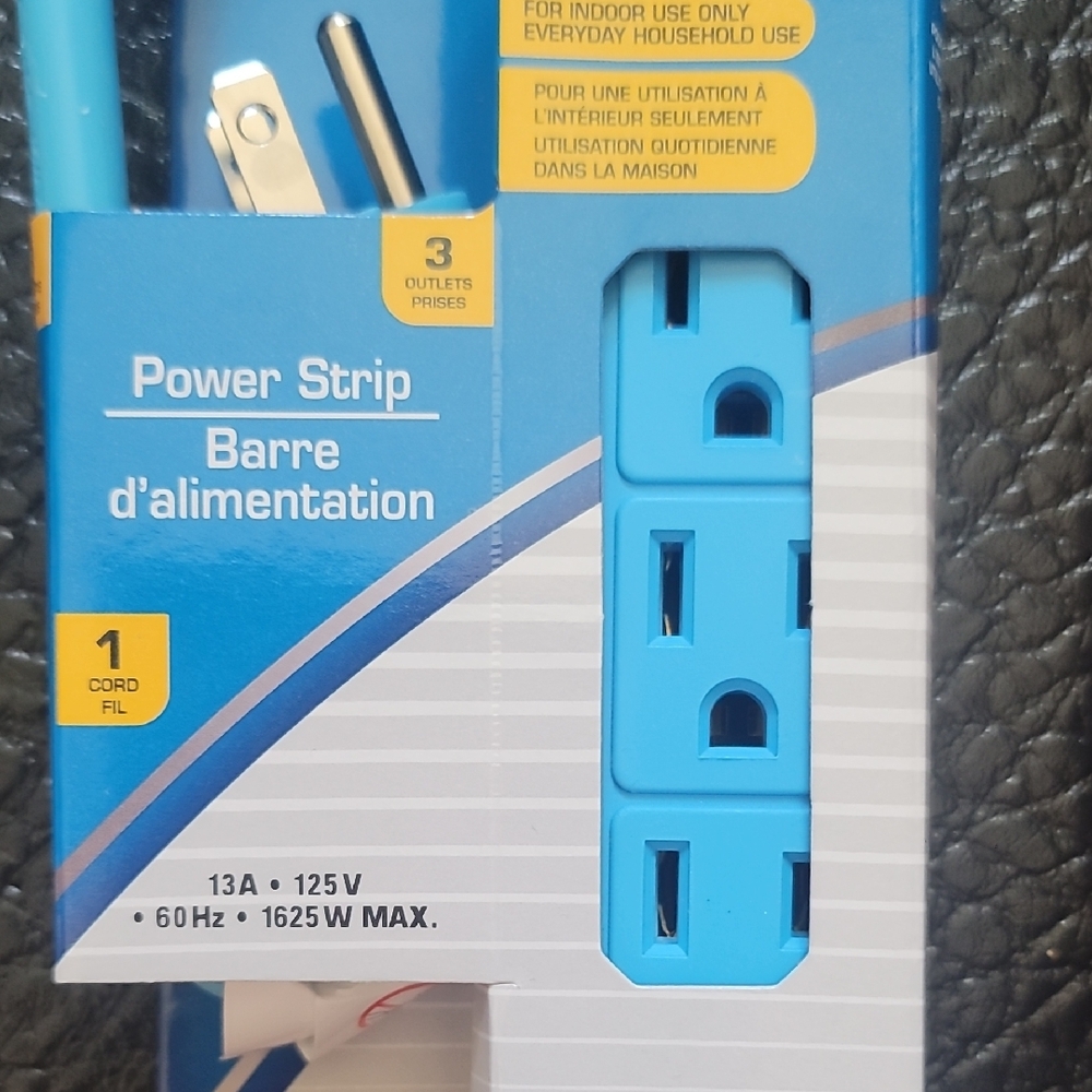 3 Outlet Mini Travel Blue Power Strip - Picture 4 of 4